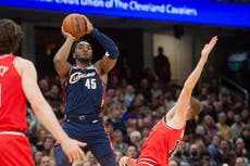 Mitchell logra canasta clave con 34 segundos restantes y Cavaliers vencen a Bulls 128-122
