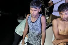 Decenas de desaparecidos tras el naufragio de un barco de Myanmar con cientos de migrantes