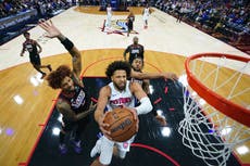Cunningham anota 26 puntos y lidera a los Pistons en victoria 111-108 sobre 76ers