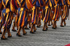 Vaticano investiga presunto incidente antisemita por parte de miembro de Guardia Suiza