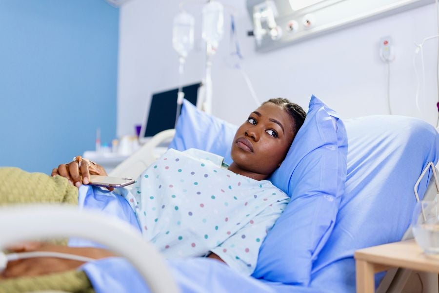 Hasta un 20 % de los casos de cáncer de pulmón se presentan ahora en personas que nunca han fumado, en su mayoría mujeres, según datos de los CDC