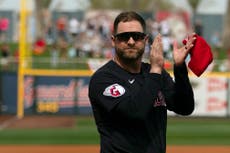 Stephen Vogt de Cleveland y Pat Murphy de Milwaukee, Managers del Año por 2do año consecutivo