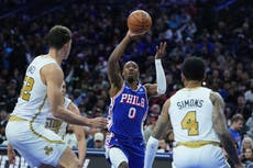 Maxey y Oubre conducen a 76ers hacia victoria de 102-100 sobre Celtics