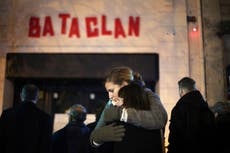 Francia recuerda a las víctimas 10 años después de los ataques en Bataclan, cafeterías y estadio