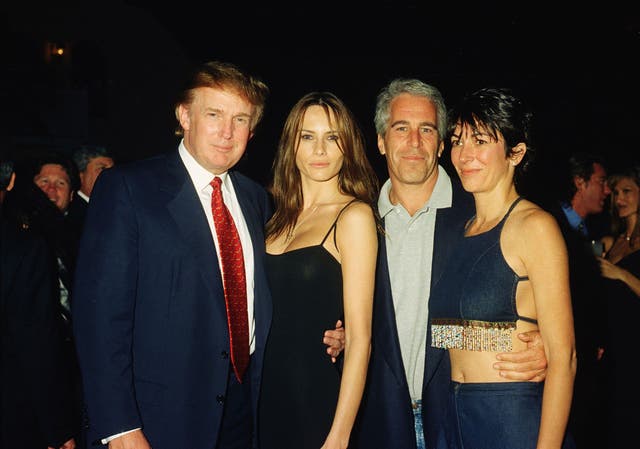 <p>Trump es mencionado repetidamente en mensajes privados entre Epstein, que se suicidó en 2019, y su socia Ghislaine Maxwell, declarada culpable en 2021 por cargos de tráfico sexual, entre otros</p>