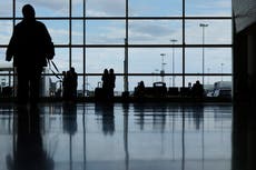 Aerolíneas esperan rápida recuperación antes de Acción de Gracias tras fin de recortes de vuelos