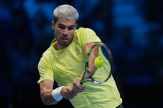 Carlos Alcaraz asegura el número 1 del ranking mundial tras victoria en Finales ATP
