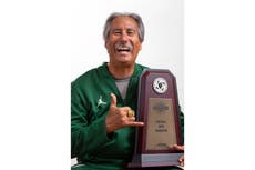 Entrenador de fútbol americano universitario John Beam de 'Last Chance U' fallece tras tiroteo