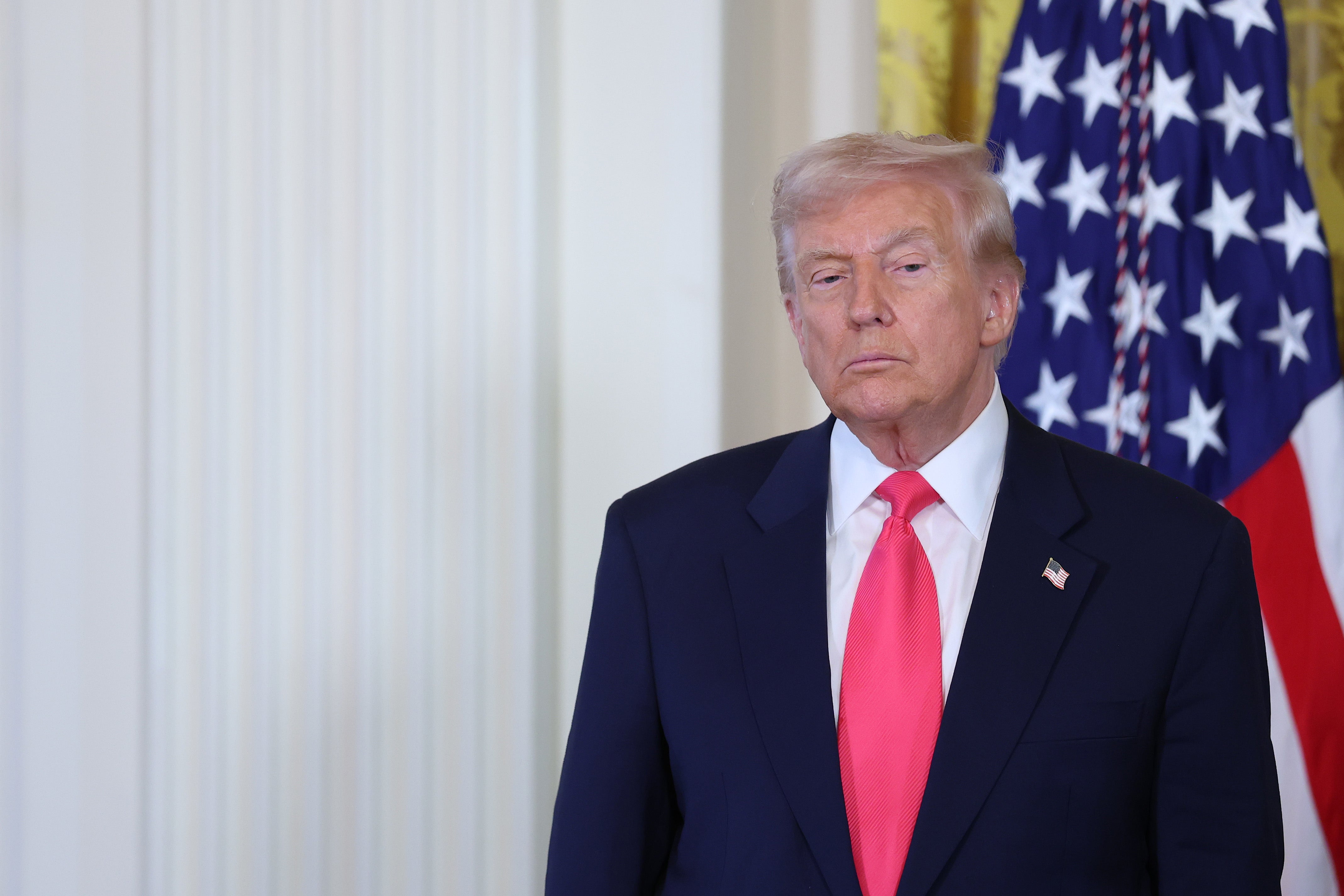 Donald Trump se pronunció días después de que los correos electrónicos de Epstein dieran nuevos detalles sobre su relación.