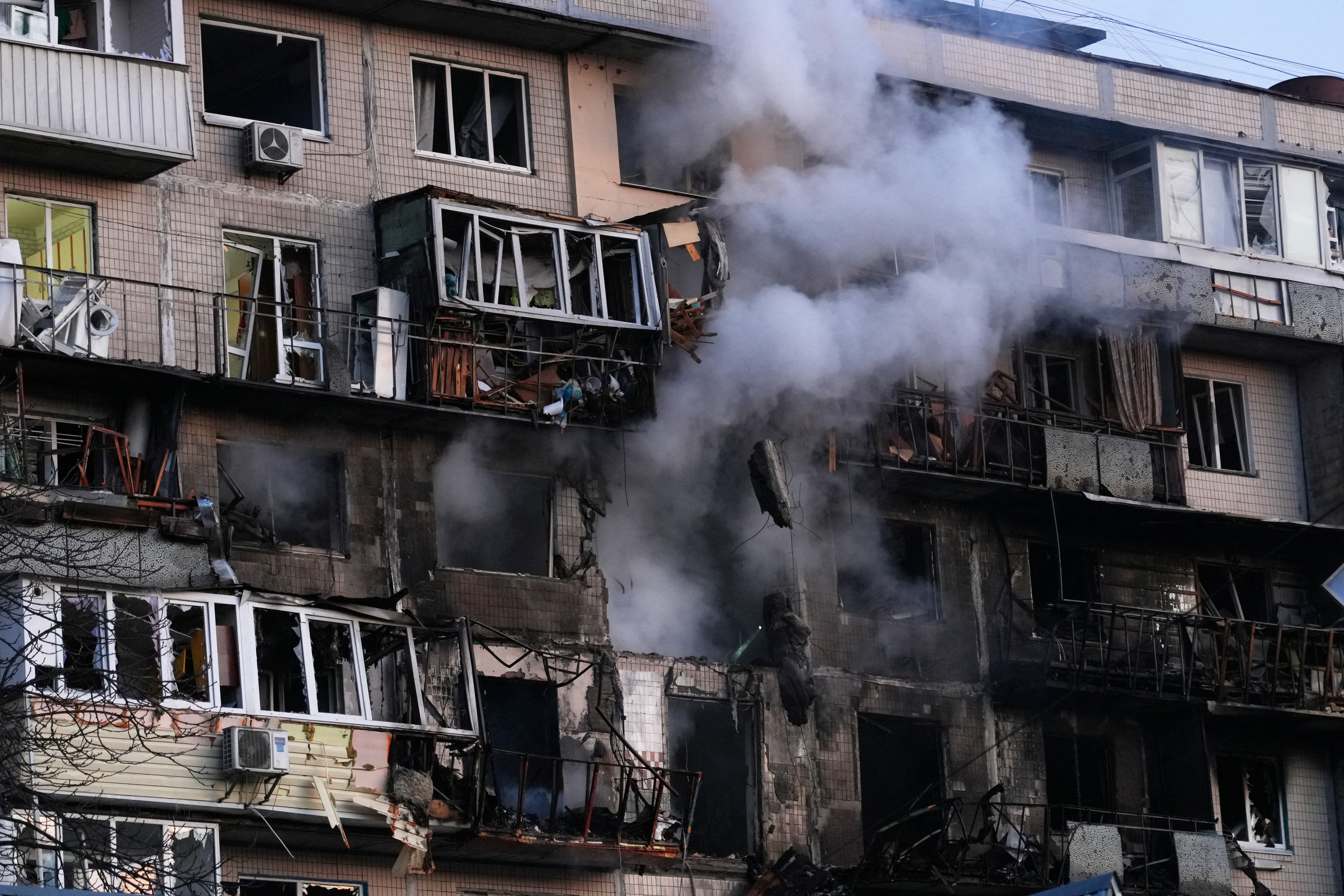 Los ataques nocturnos alcanzaron edificios residenciales, pese a que Rusia insiste en que no ataca a civiles
