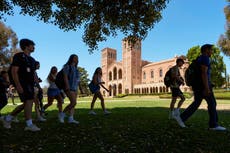 Jueza prohíbe a gobierno de Trump sancionar a Universidad de California por supuesta discriminación