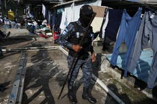 Guatemala: policía derriba estructura metálica construida por pandillas para vivir dentro de prisión