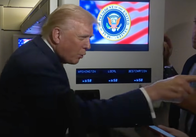 <p>Trump gritó a una periodista diciéndole que guardara “silencio, cerdita” después de que le hiciera una pregunta sobre los archivos de Epstein</p>