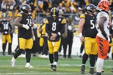 El quarterback Aaron Rodgers podría jugar con los Steelers ante los Bears pese a su muñeca rota