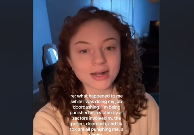 <p>La exrepartidora de DoorDash Olivia Henderson, de 23 años, se enfrenta a dos cargos de vigilancia ilegal después de que grabara a un cliente inconsciente con los pantalones abajo y publicara el video en TikTok</p>