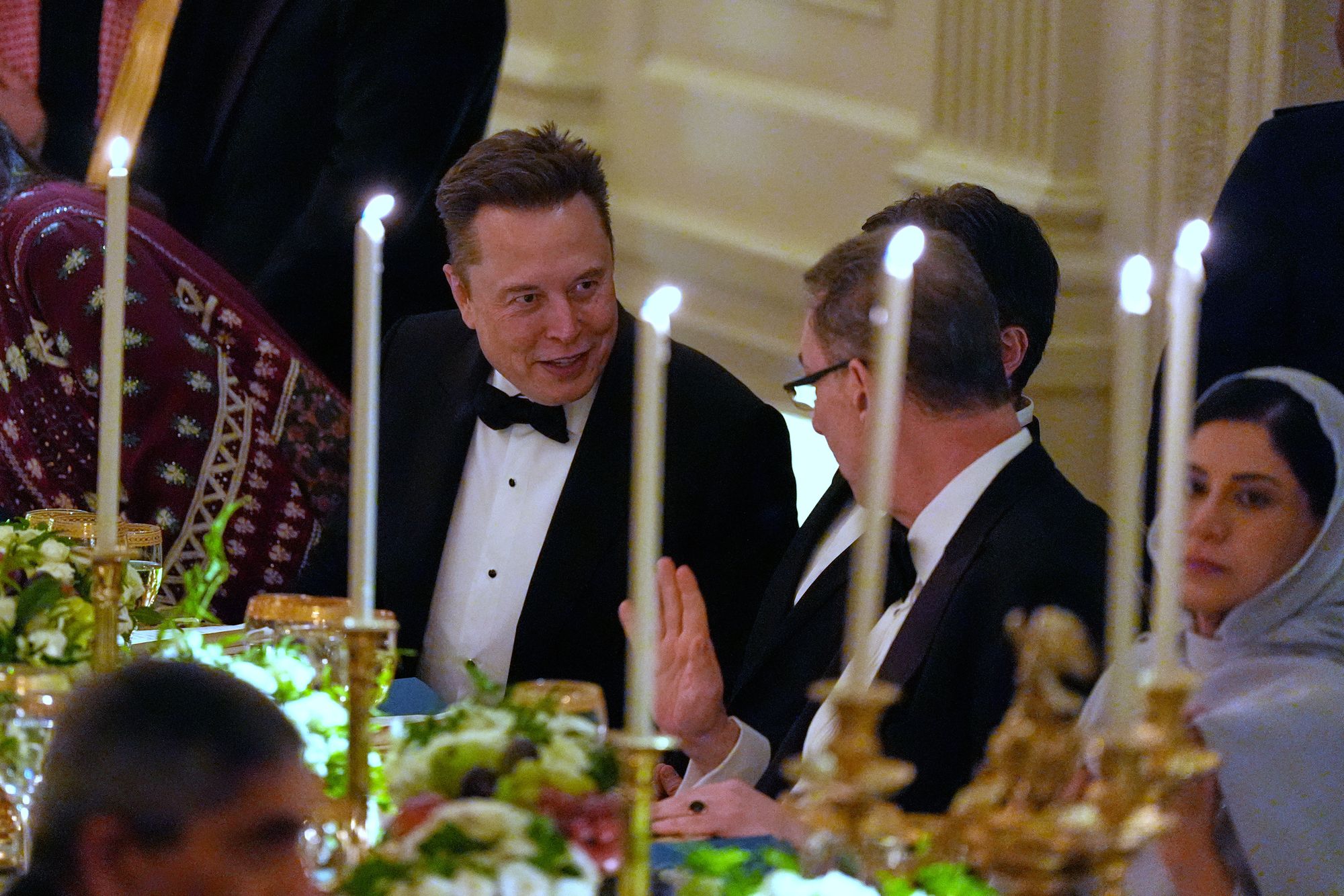 Elon Musk, la persona más rica del mundo, fue uno de los muchos ejecutivos presentes en la lujosa cena de la Casa Blanca