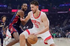 Rockets consiguen su quinta victoria seguida al vencer 114-104 a Cavaliers