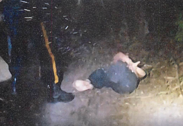 <p>La empleada federal Natalie Greene fue encontrada en un bosque con precintos alrededor de sus extremidades, antes de que los investigadores descubrieran que todo podría haber sido un elaborado engaño orquestado por ella misma</p>