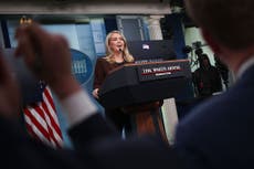 La prensa debería agradecer que Trump llamara “cerdita” a una reportera, dice Leavitt