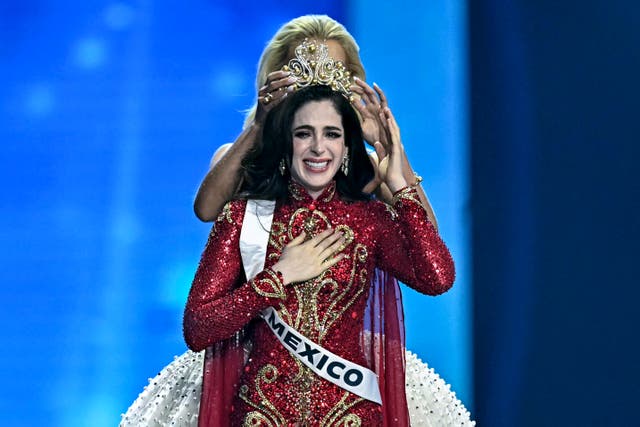 <p>Miss México Fátima Bosch es coronada ganadora de la 74ª edición de Miss Universo </p>
