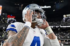 Dak Prescott reemplaza a Tony Romo nuevamente, esta vez en el libro de récords de los Cowboys