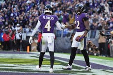 Henry anota dos TDs y ayuda a Ravens a su quinta victoria consecutiva por 23-10 sobre Jets