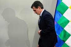 Bolivia: Paz deroga impuestos para atraer inversiones y recorta el gasto público