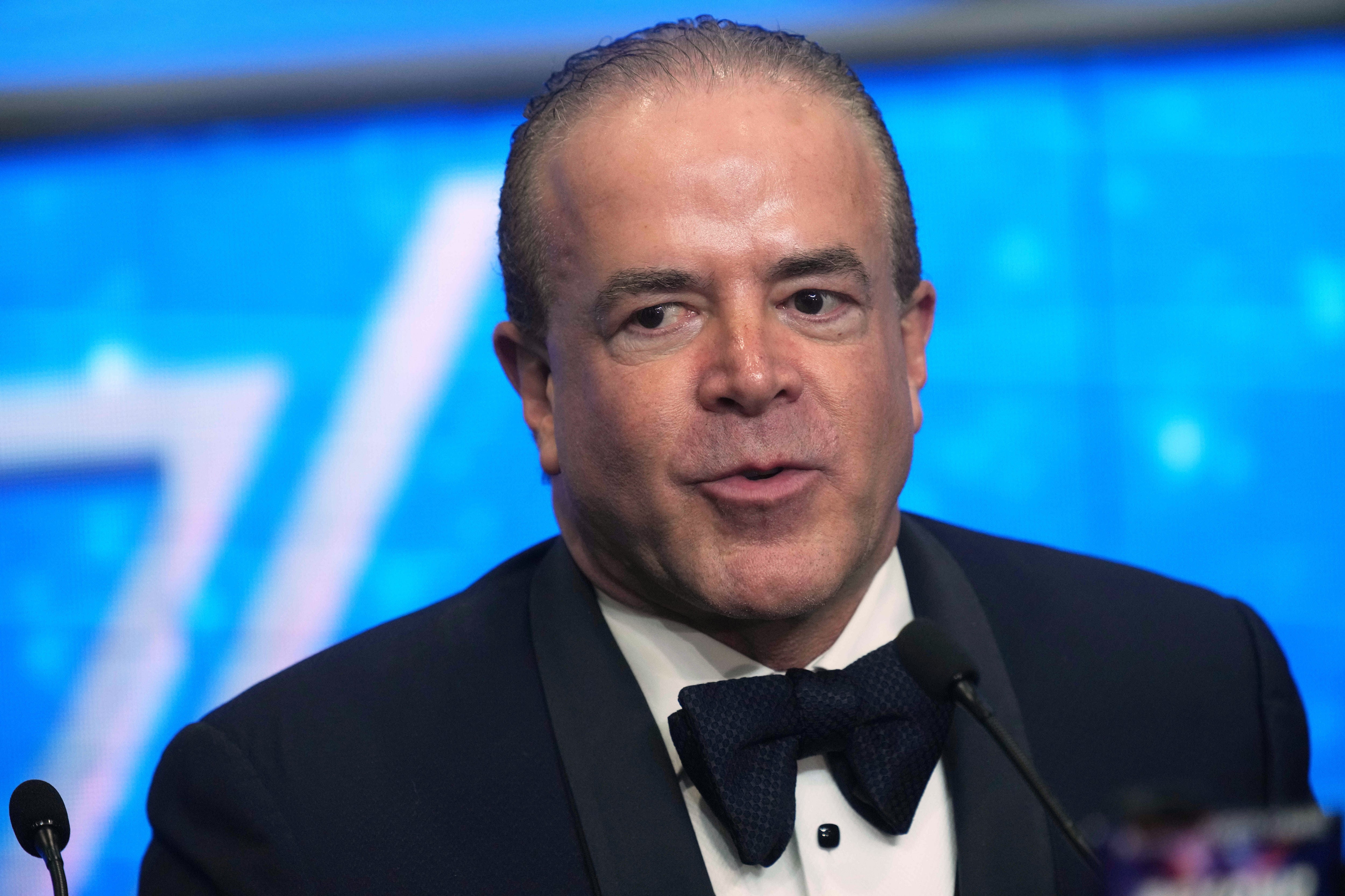 La víspera la Fiscalía General de México informó la víspera que desde noviembre de 2024 investiga a un grupo de delincuencia organizada por tráfico de armas y drogas y robo de combustible. S