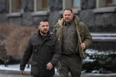 Renuncia jefe de gabinete ucraniano tras redadas por investigación de corrupción