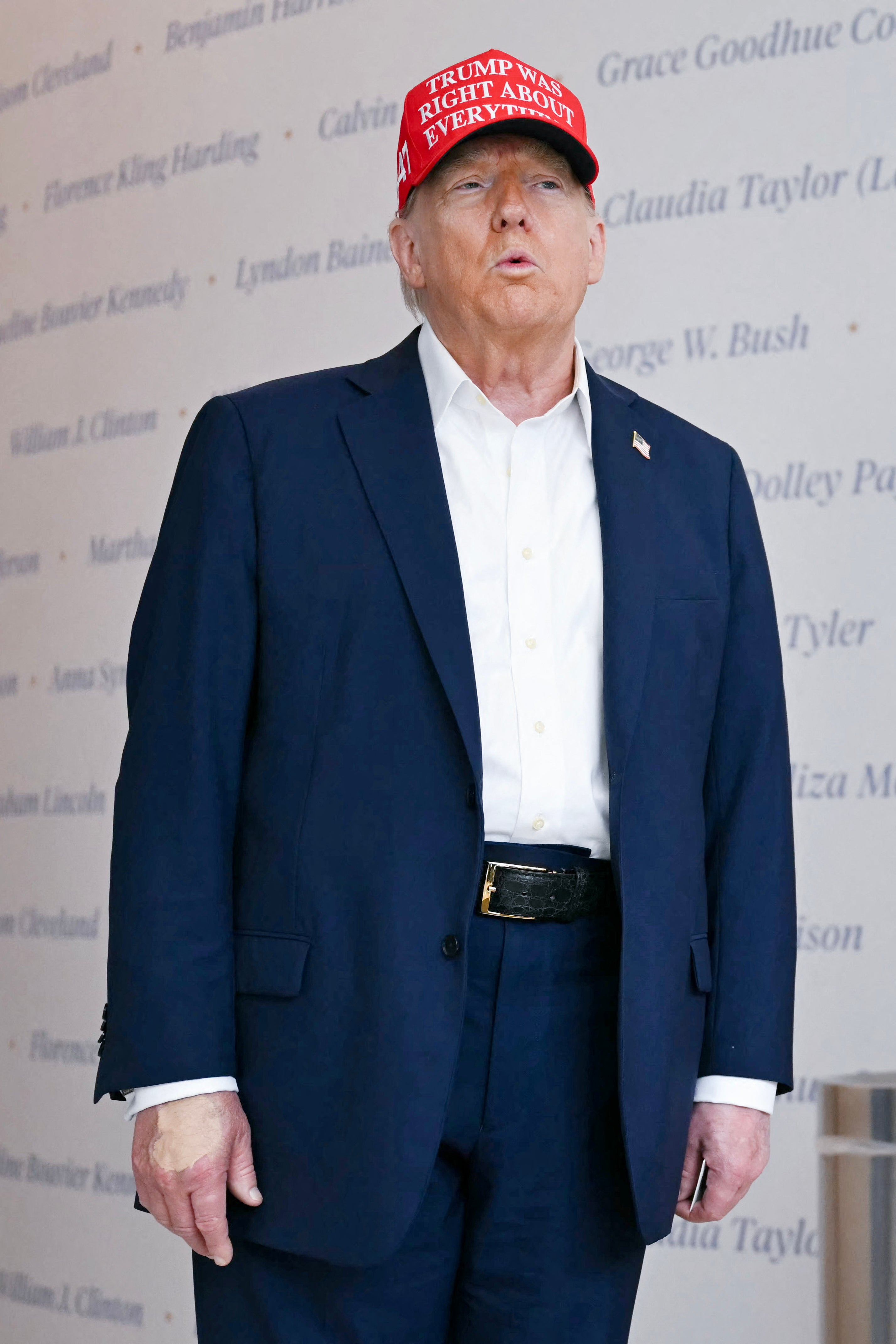 La secretaria de Prensa también reiteró que la resonancia se hizo porque “los hombres de su rango etario [de Trump] se benefician de una evaluación exhaustiva de la salud cardiovascular y abdominal”