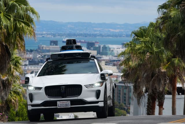 <p>Un coche de Waymo atropelló a un perro en San Francisco pocas semanas después de que un querido gato de un vecindario muriera atropellado por uno de los taxis sin conductor</p>