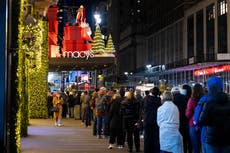 Macy's registra sorprendente ganancia y ventas más fuertes en tres años