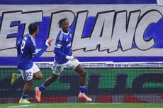 Estrasburgo suspende al delantero Emmanuel Emegha por un partido