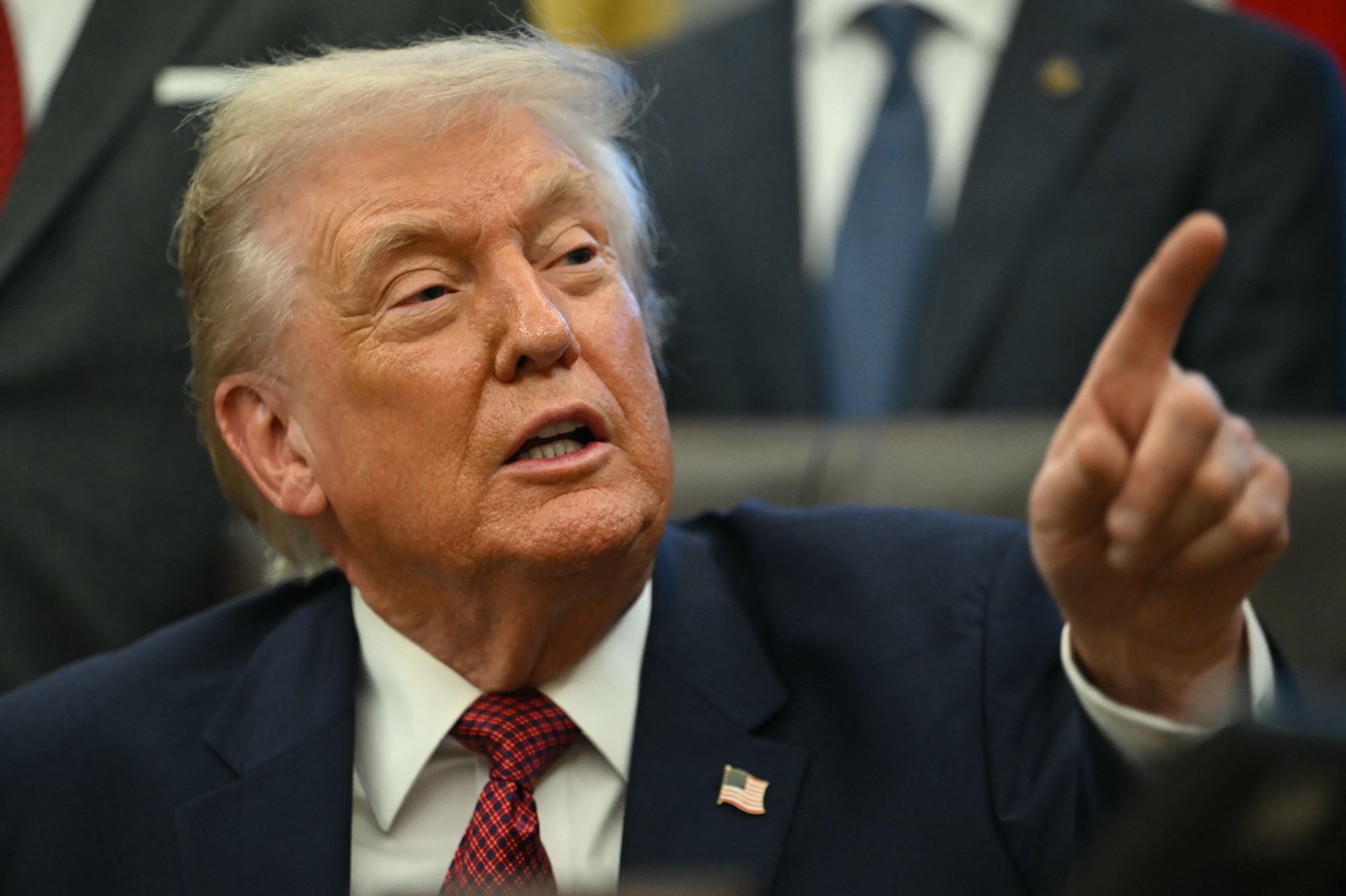 Donald Trump y Pete Hegseth prometen continuar los ataques contra objetivos que Estados Unidos alega que están relacionados con el narcotráfico, incluso aunque las encuestas muestran escepticismo por parte la mayoría de los estadounidenses en torno a la justificación.