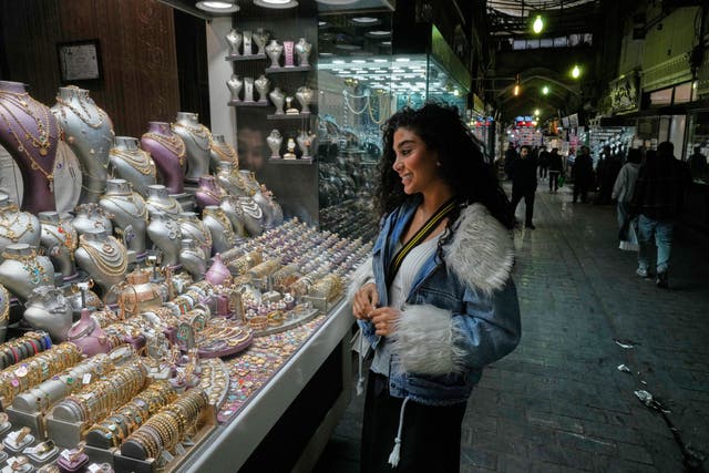 IRÁN-RIQUEZA PORTÁTIL