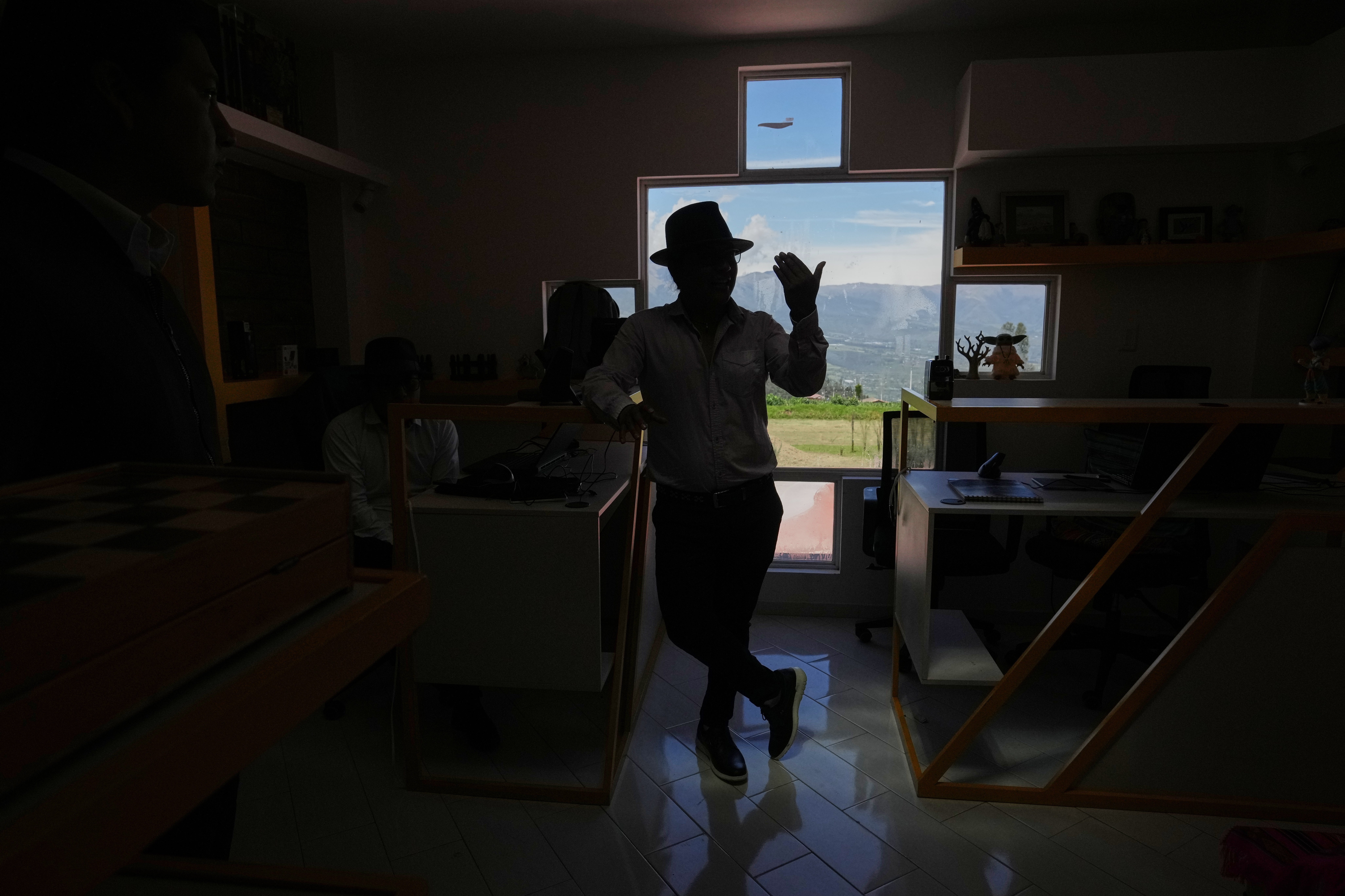 ECUADOR-INDÍGENAS-ANIME