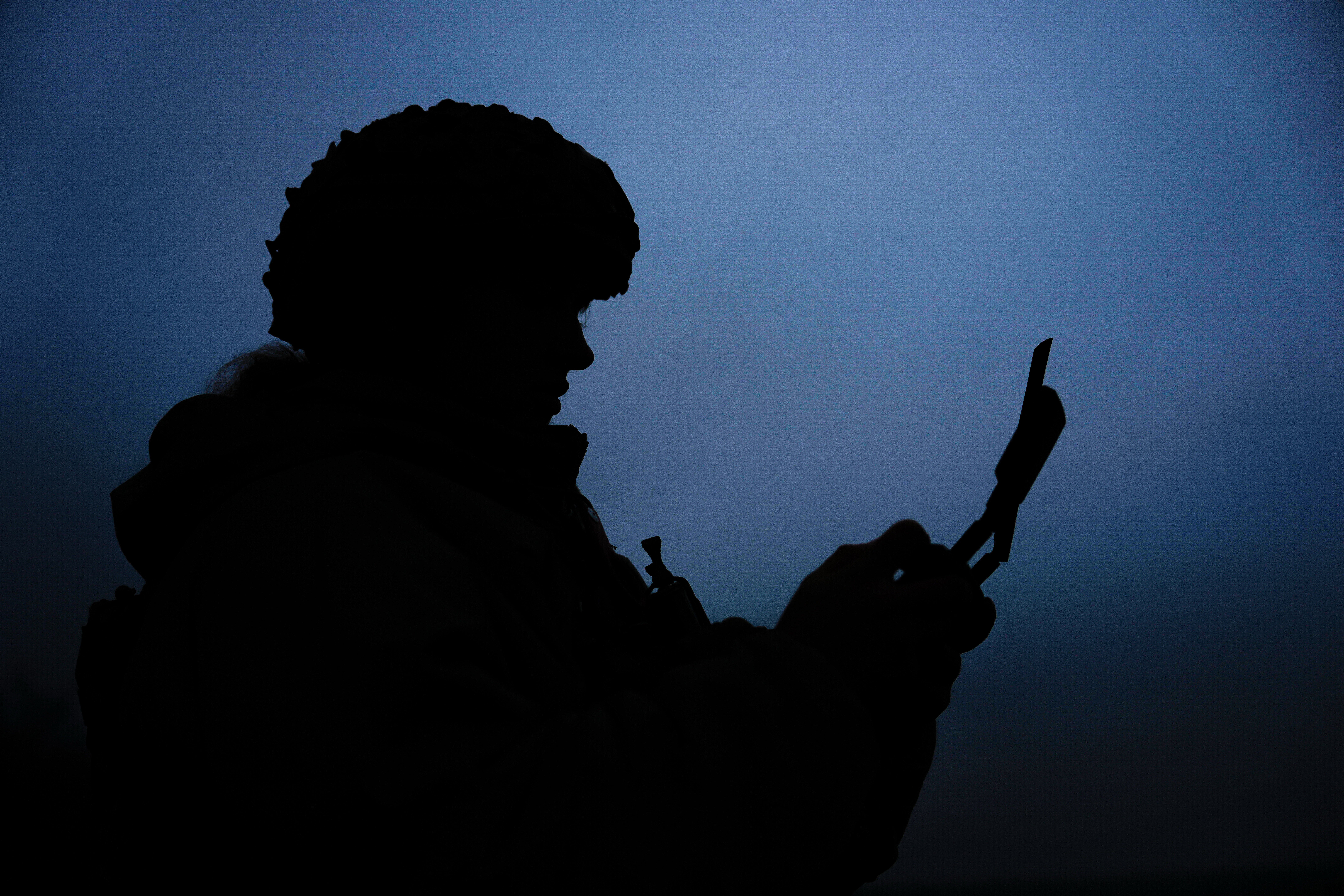 Ucranianas asumen roles de combate a medida que la tecnología cambia el campo de batalla