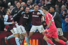 Aston Villa sorprende y vence al Arsenal con un gol tardío de Emiliano Buendía