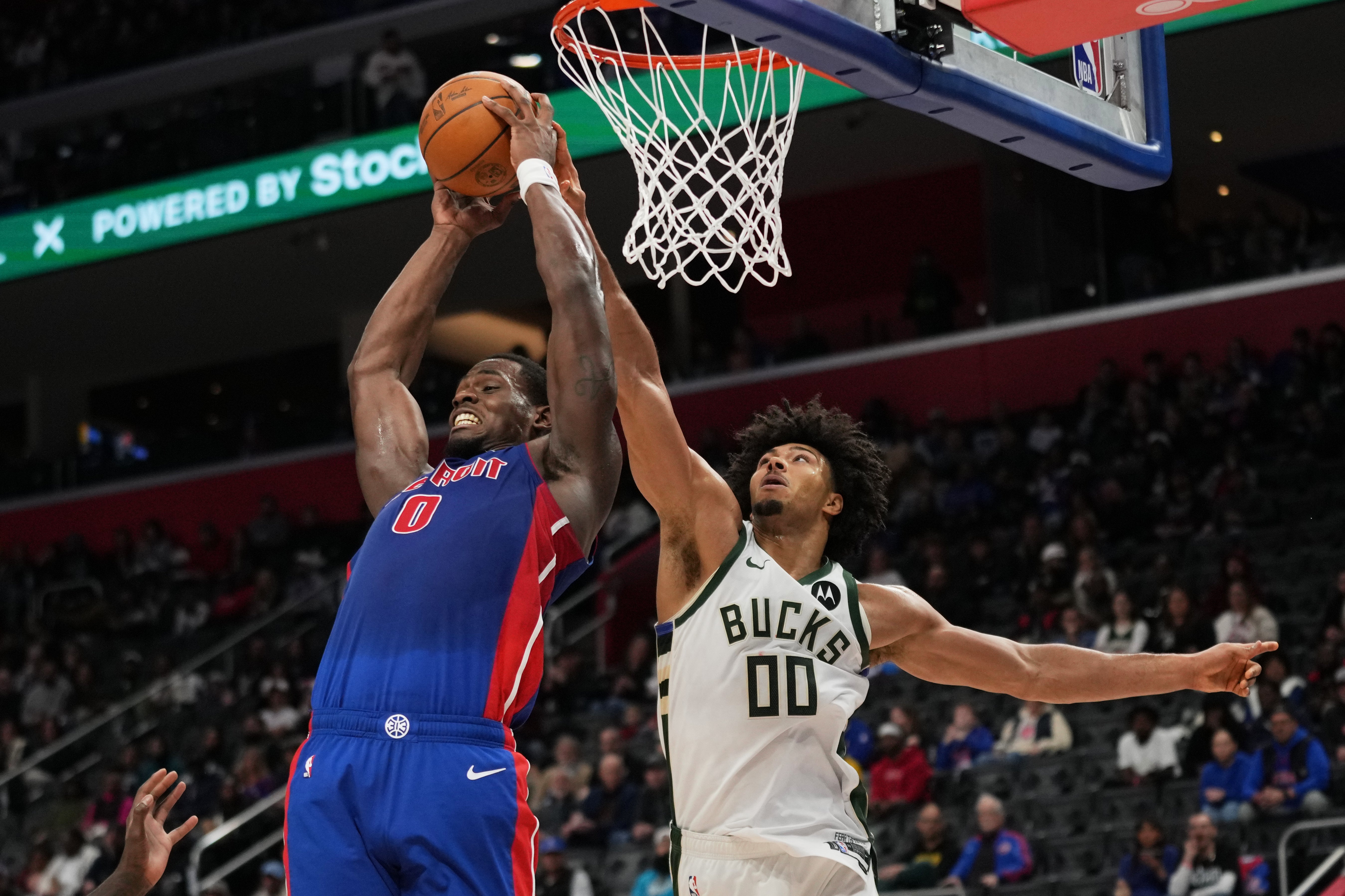 BUCKS PISTONS
