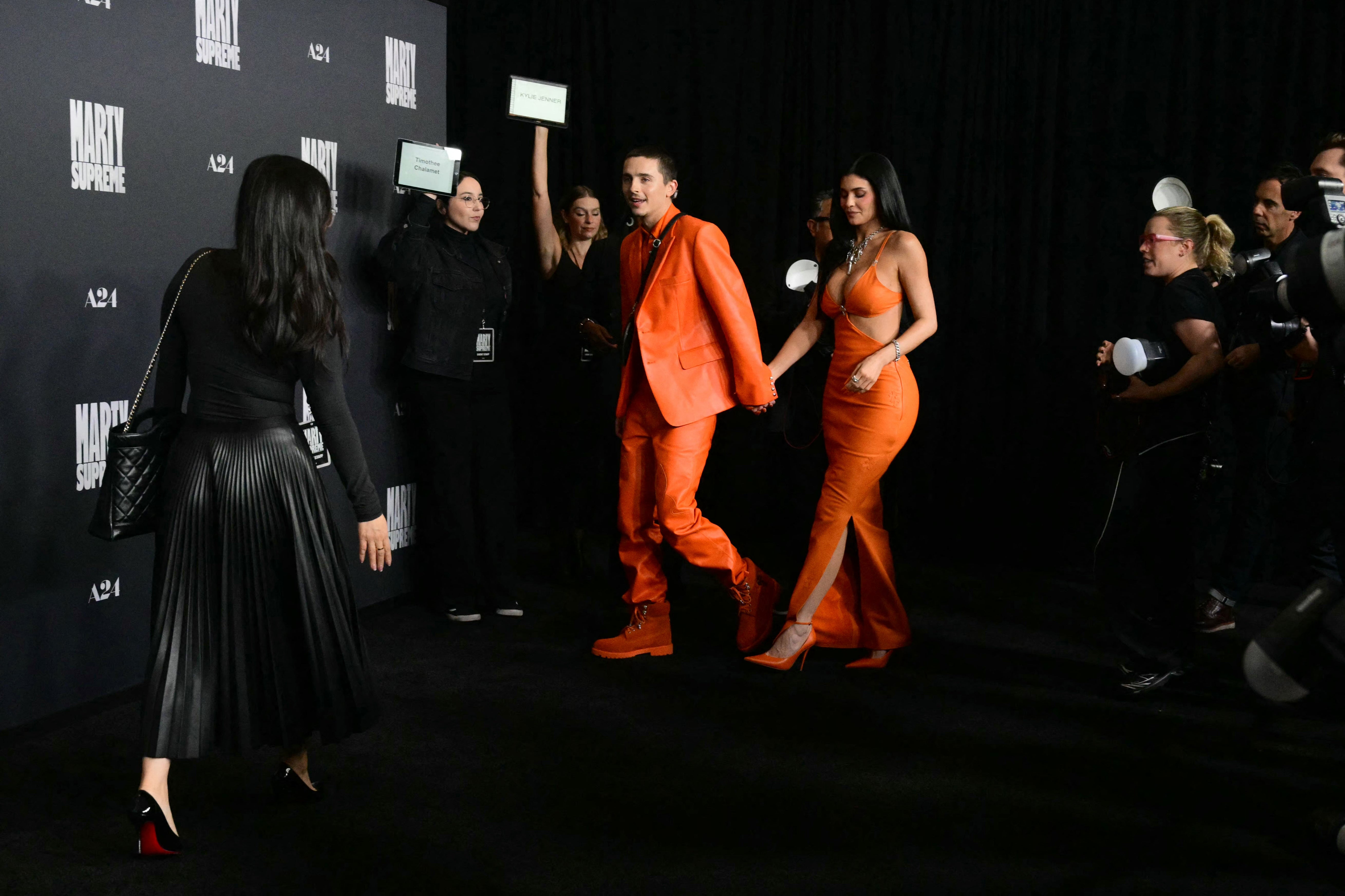 Era imposible no ver a la pareja en la alfombra roja (negra)