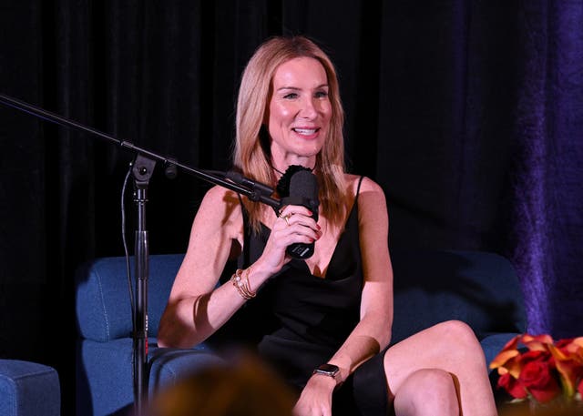 <p>Jennifer Welch recibió fuertes críticas después de llamar “estafadora” a Erika Kirk y “racista” a Charlie Kirk</p>