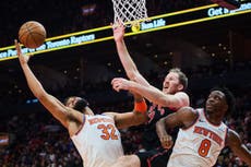Knicks aplastan 117-101 a Raptors para llegar por primera vez a semifinales de la Copa NBA