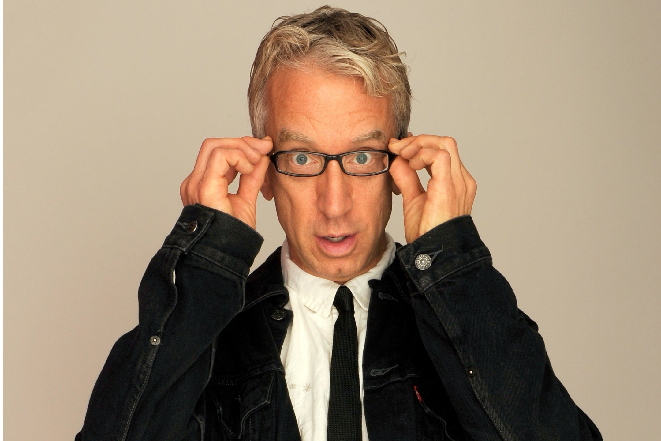 El comediante Andy Dick ha dado parte de su estado de salud tras ser encontrado inconsciente en Los Ángeles
