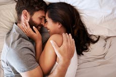 Encuesta revela las interrupciones más frecuentes de la intimidad entre parejas