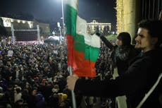 Decenas de miles de personas protestan en Bulgaria contra la corrupción del gobierno