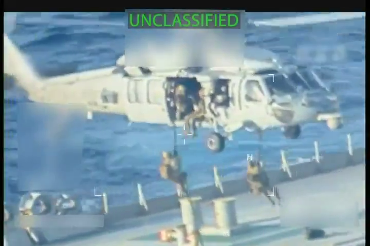 La fiscal general Pam Bondi compartió el jueves imágenes de las fuerzas estadounidenses incautando el buque petrolero