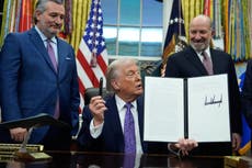 Trump firma orden ejecutiva para bloquear regulaciones estatales sobre IA