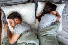 ¿Por qué el método de sueño escandinavo funciona para tantas parejas?