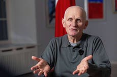 Tras ser liberado, Nobel Bialiatski relata a la AP su calvario en prisión en Bielorrusia