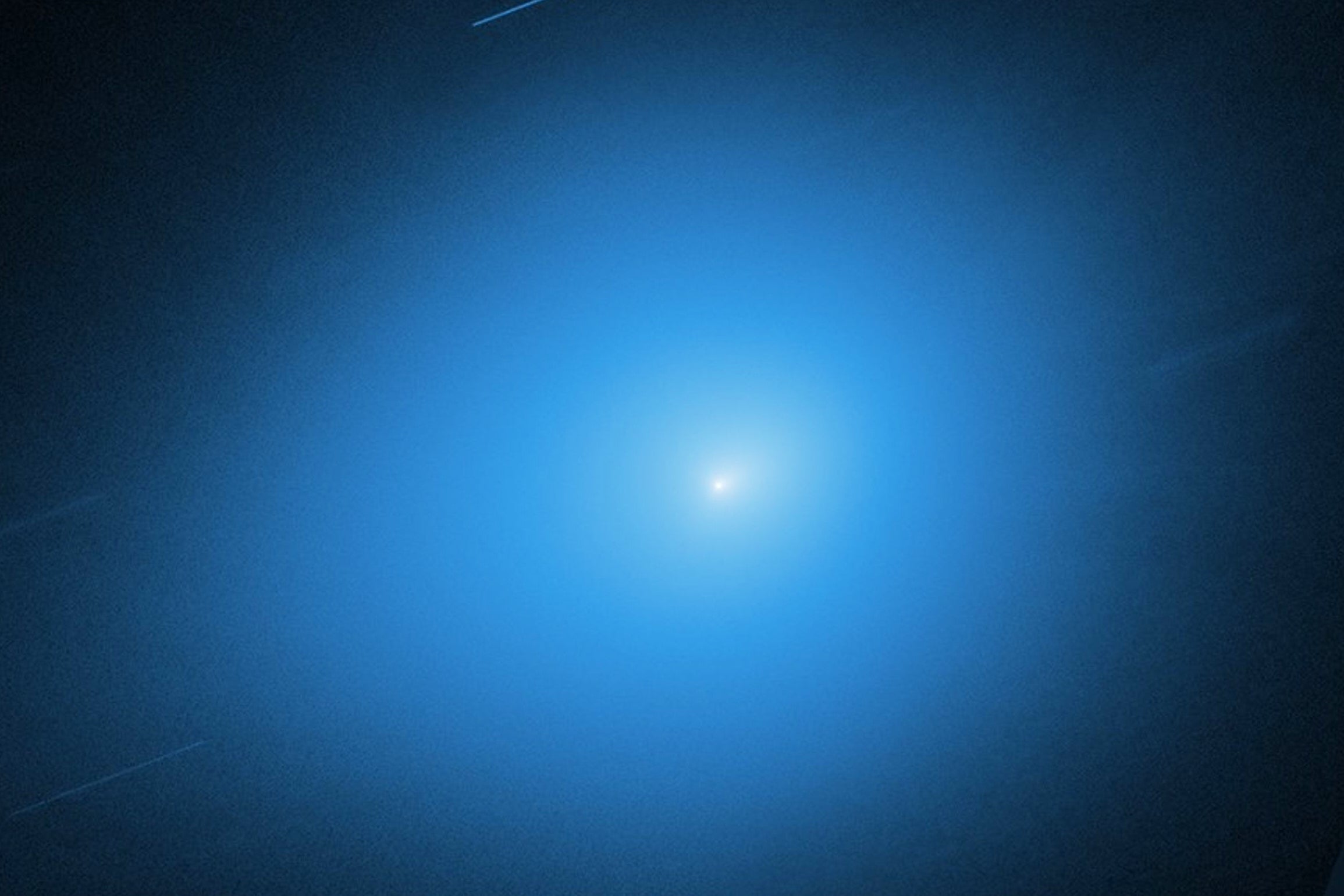 Esta imagen, proporcionada por la NASA, muestra el cometa interestelar 3I/Atlas captado por el Telescopio Espacial Hubble el 30 de noviembre de 2025, a unos 286 millones de kilómetros de la Tierra